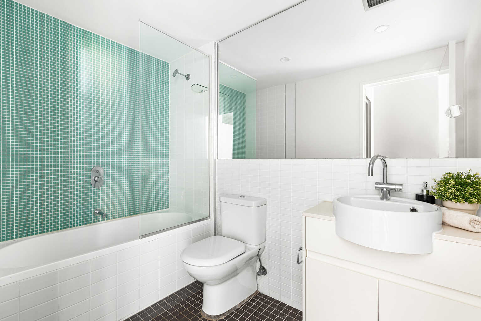 F305/7 Hunter Street Waterloo