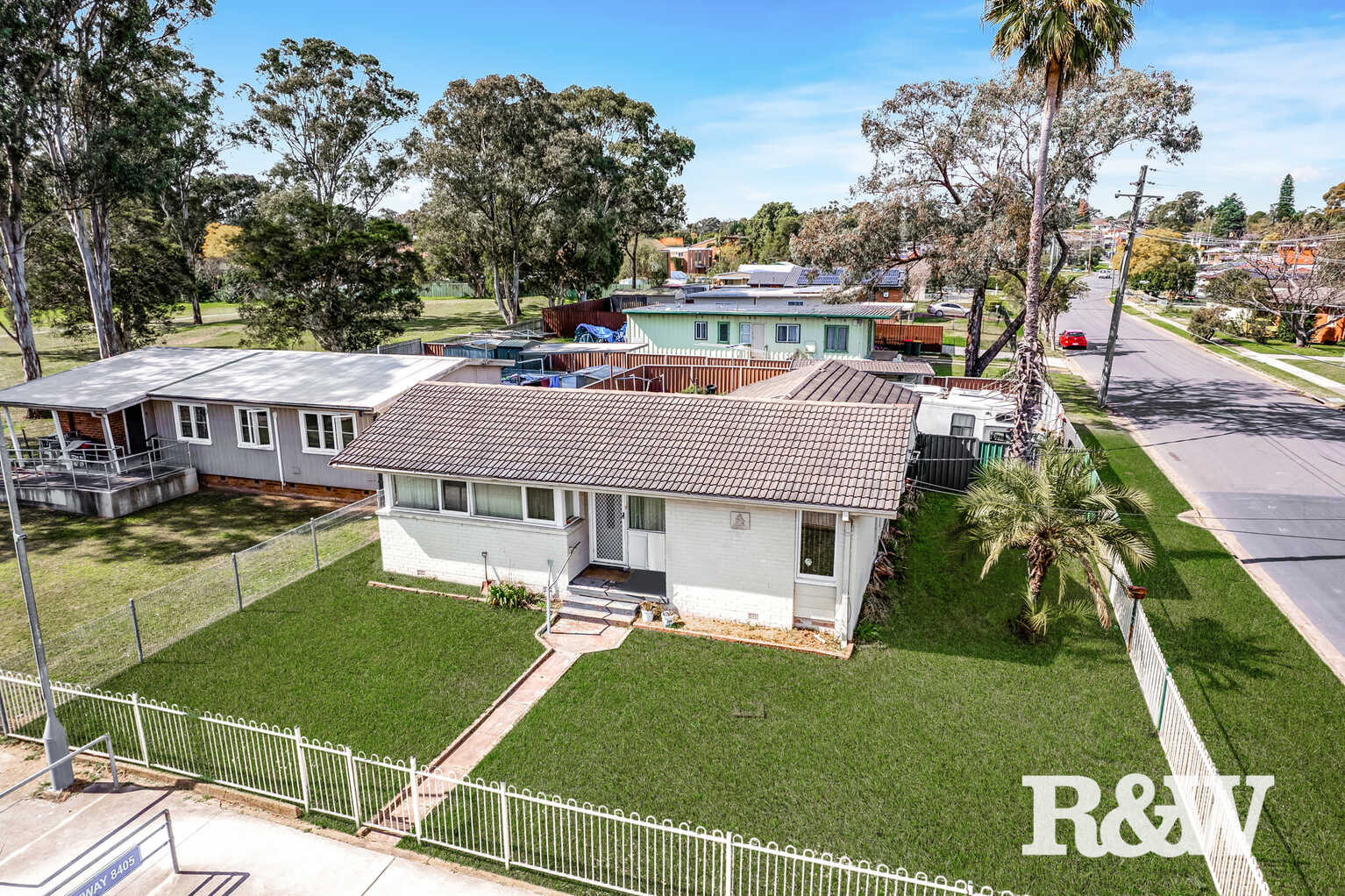 32 Manifold Road Blackett 32 Manifold Road Blackett
