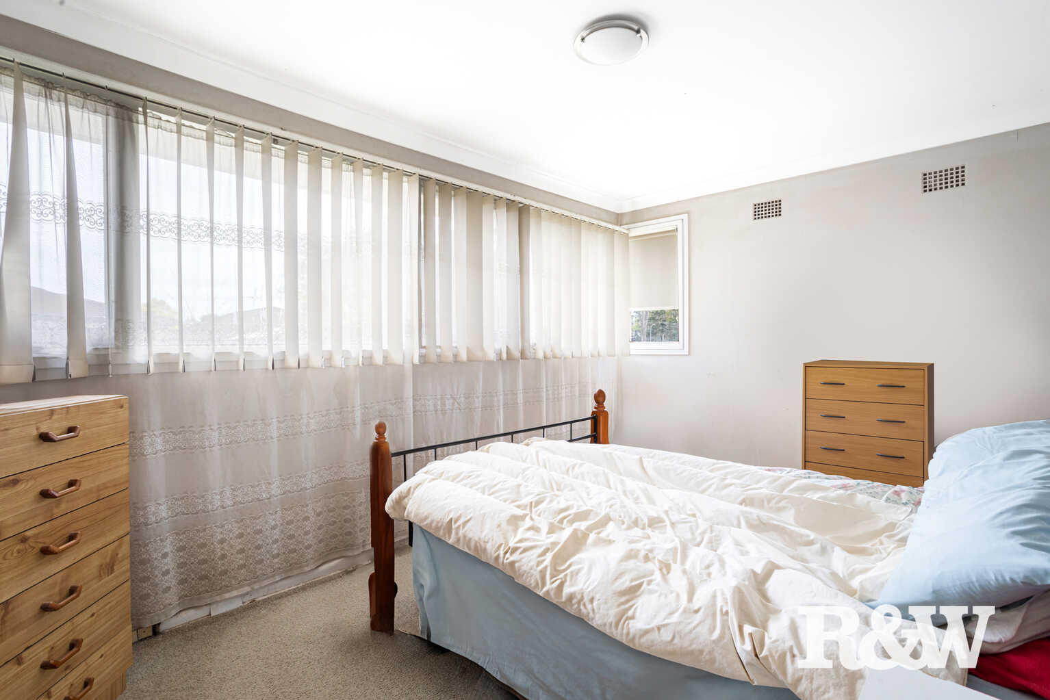 32 Manifold Road Blackett 32 Manifold Road Blackett