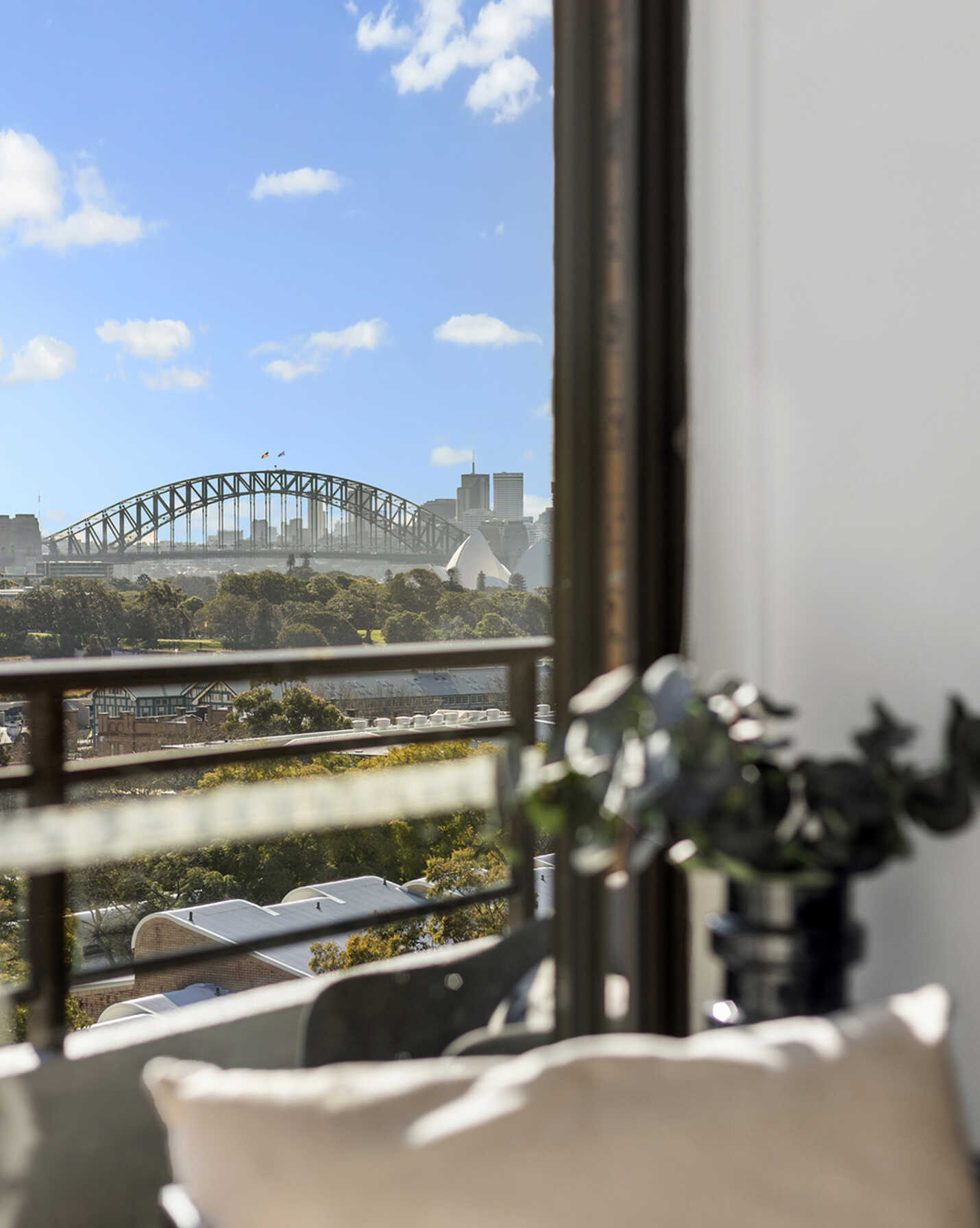 102/145 Victoria Street Potts Point, Point - Image 1