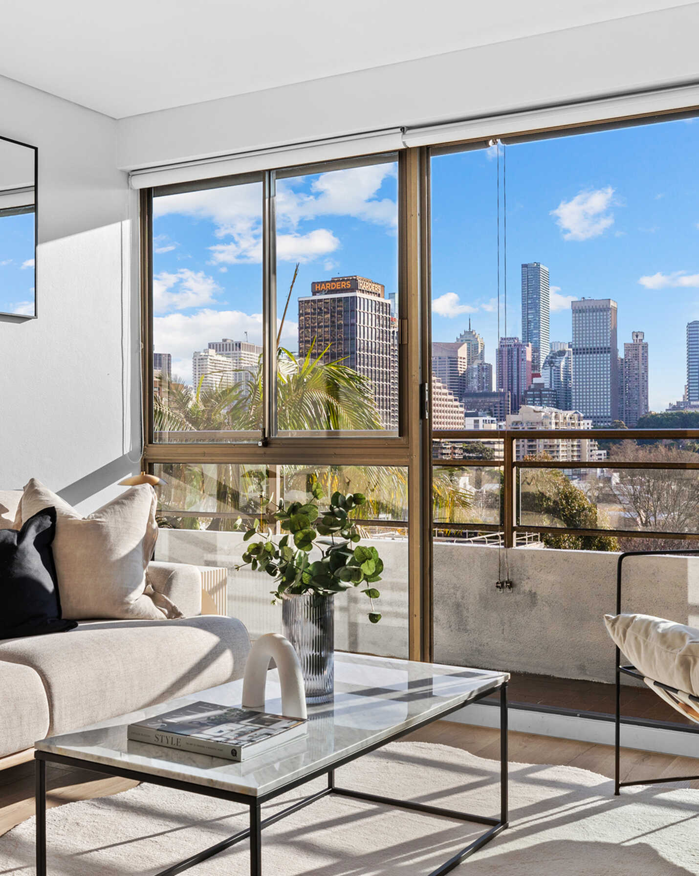 102/145 Victoria Street Potts Point, Point - Thumbnail 2