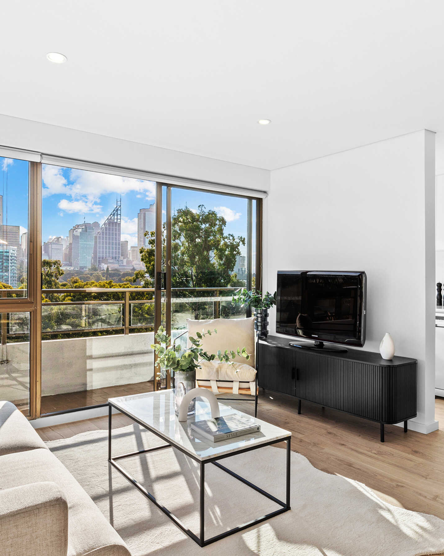 102/145 Victoria Street Potts Point, Point - Thumbnail 5