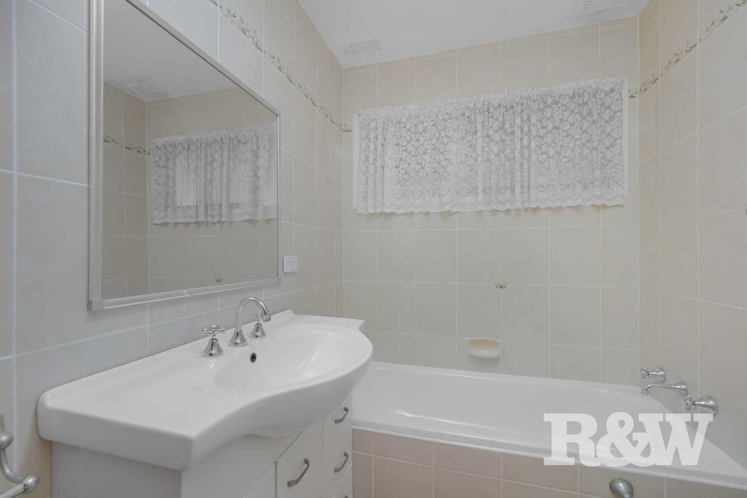 6 Pinaroo Crescent Bradbury 6 Pinaroo Crescent Bradbury