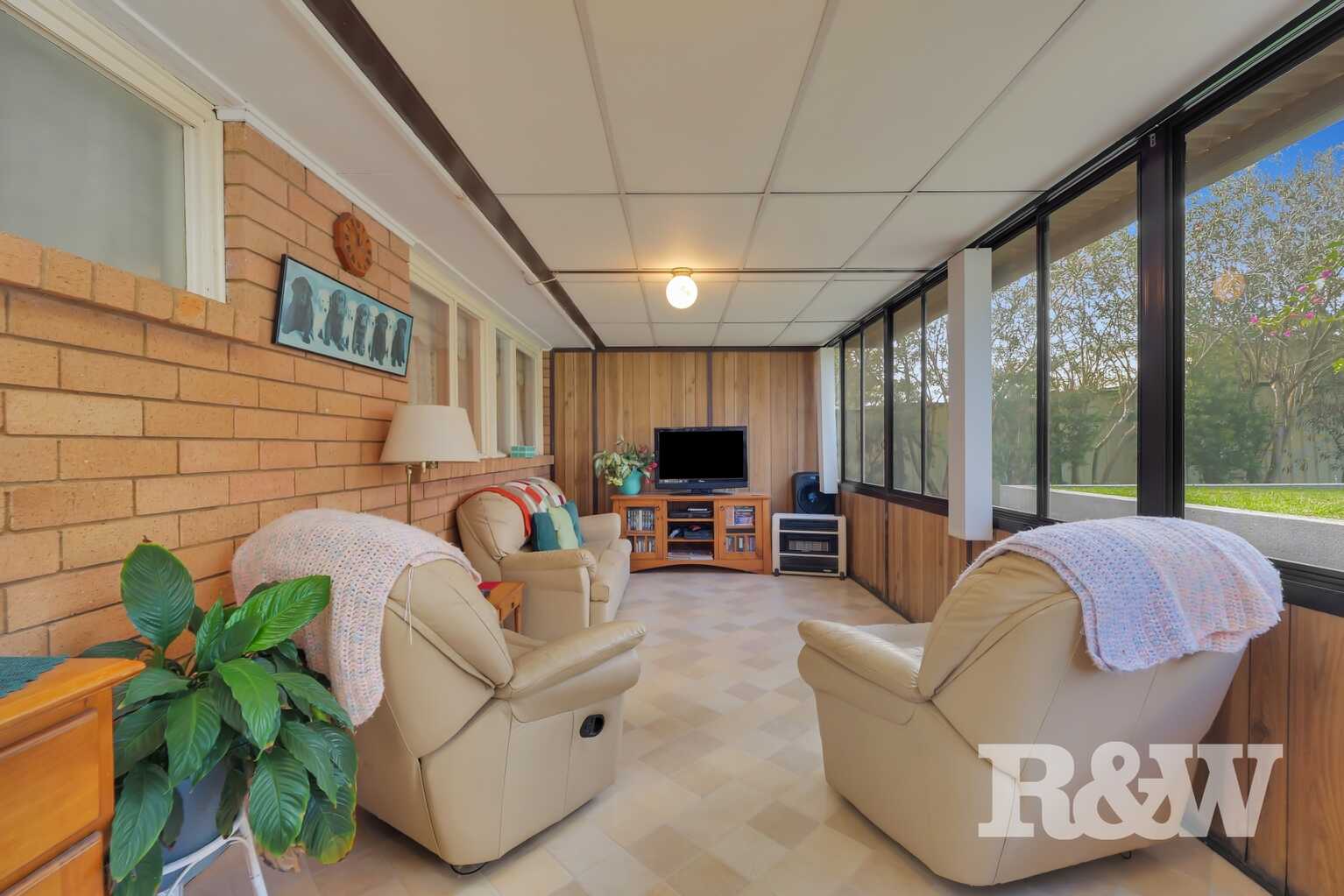 6 Pinaroo Crescent Bradbury 6 Pinaroo Crescent Bradbury