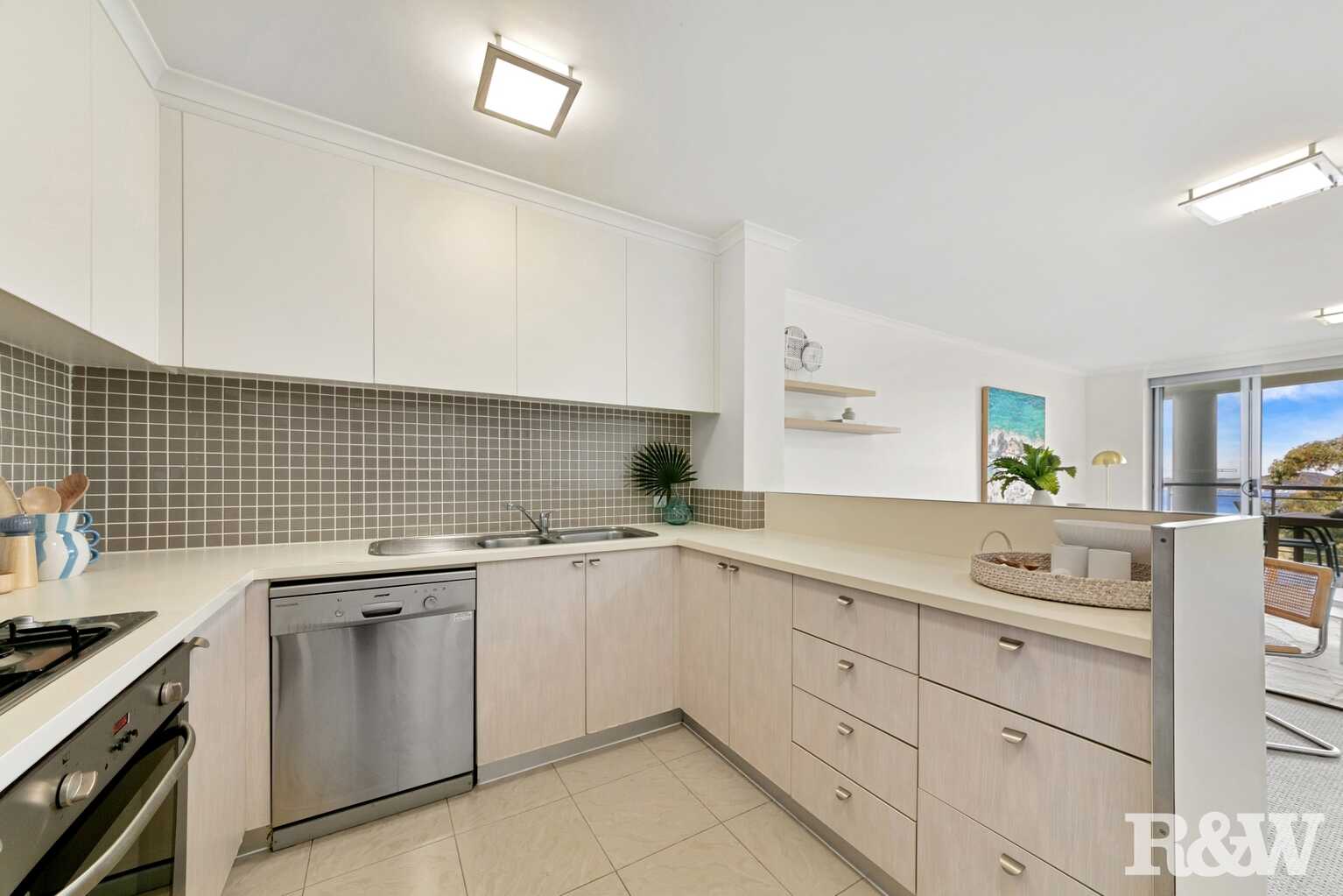 152/80 John Whiteway Drive Gosford 152/80 John Whiteway Drive Gosford