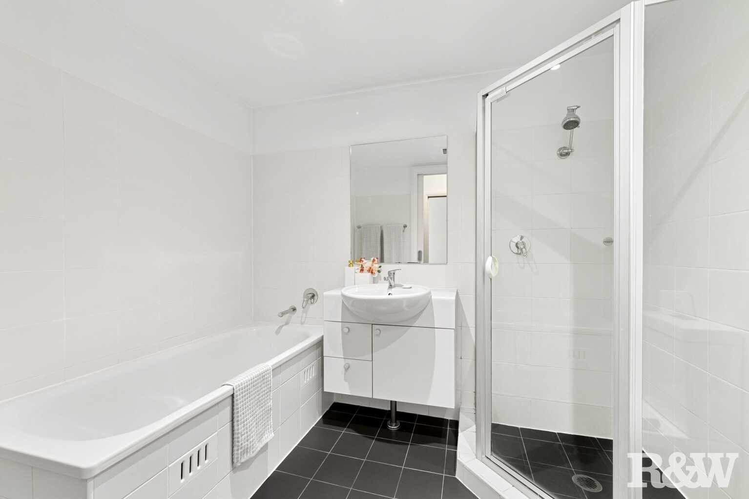 152/80 John Whiteway Drive Gosford 152/80 John Whiteway Drive Gosford