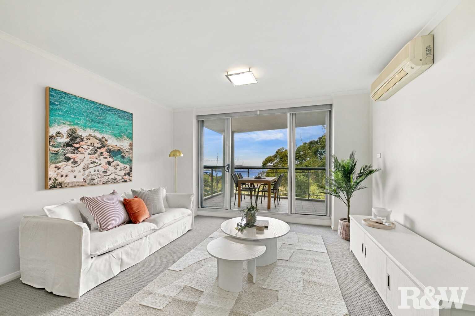 152/80 John Whiteway Drive Gosford 152/80 John Whiteway Drive Gosford