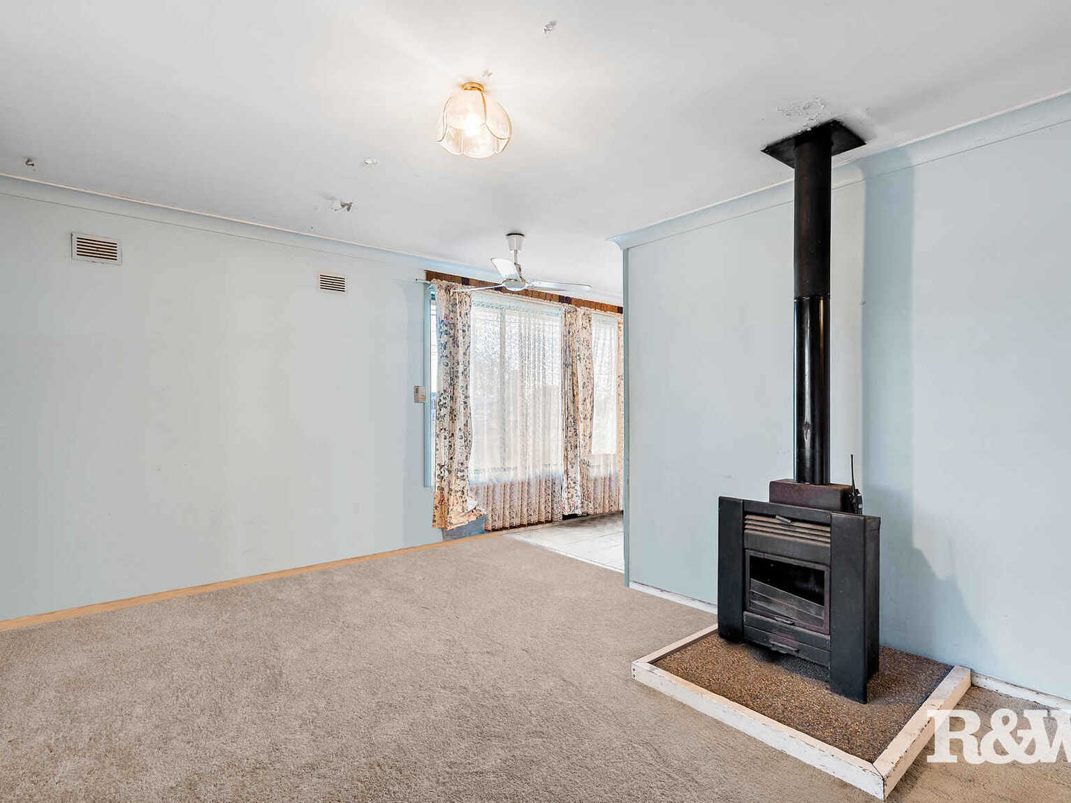 15 Rotorua Street Lethbridge Park 15 Rotorua Street Lethbridge Park