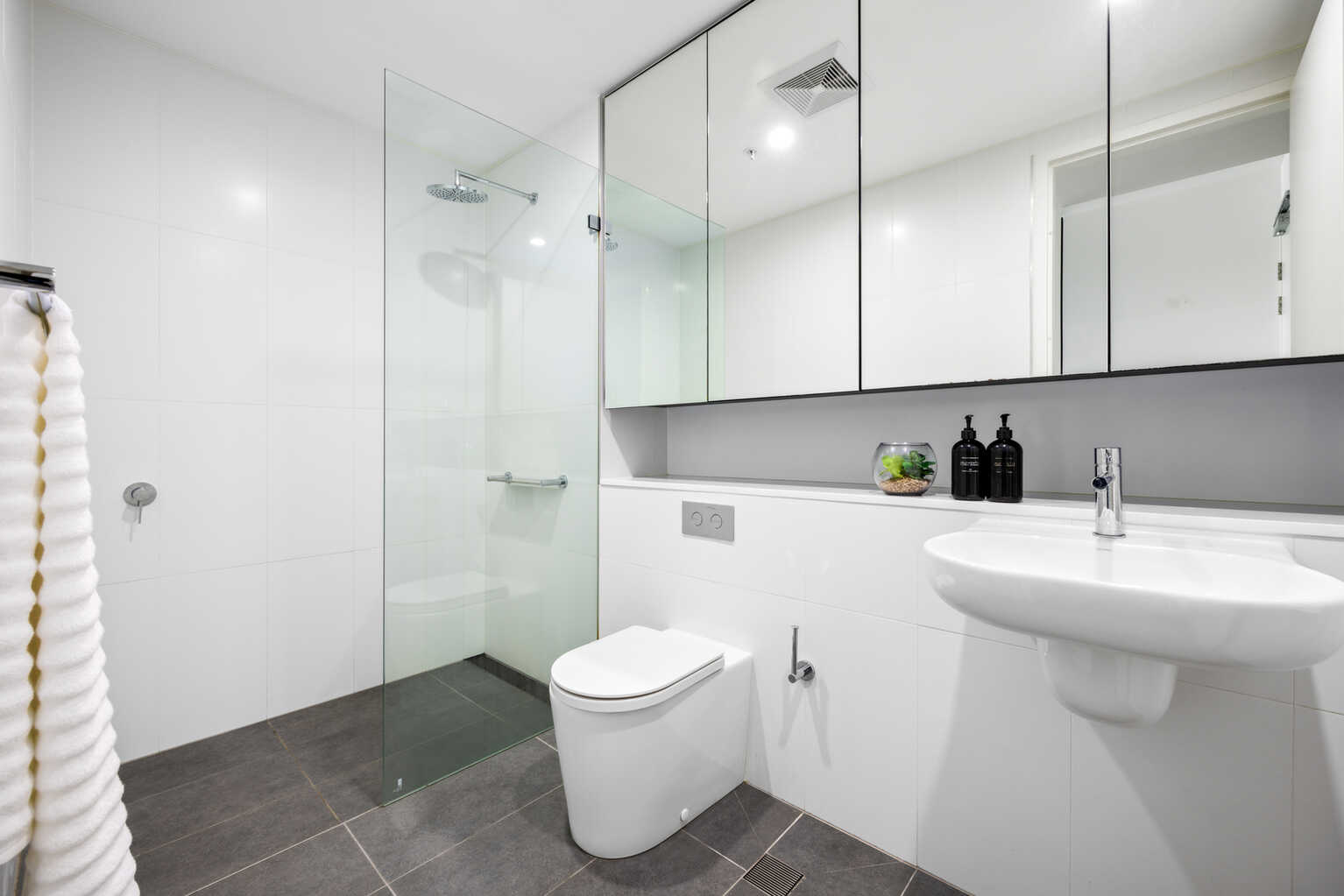 504/1B Lawson Square Redfern 504/1B Lawson Square Redfern