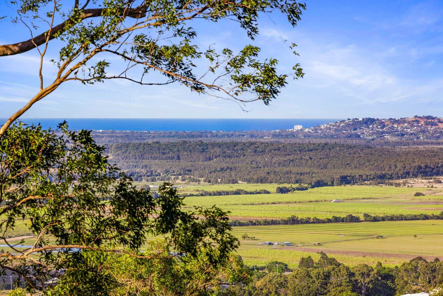 215 Ocean Vista Drive Maroochy River 215 Ocean Vista Drive Maroochy River