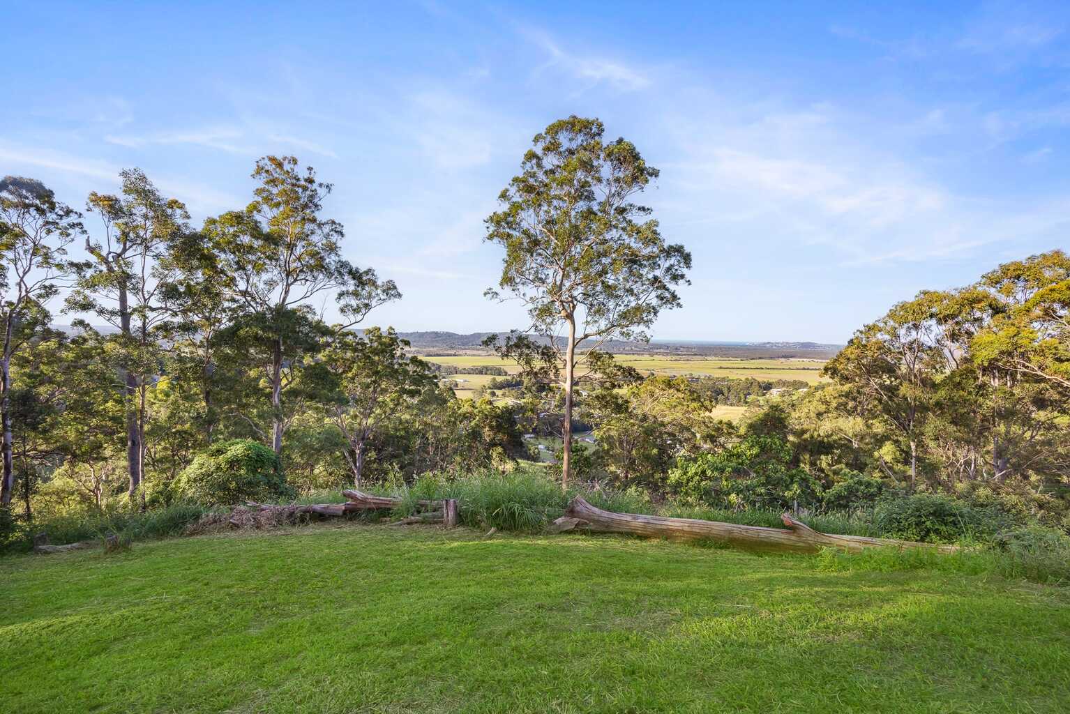 215 Ocean Vista Drive Maroochy River 215 Ocean Vista Drive Maroochy River