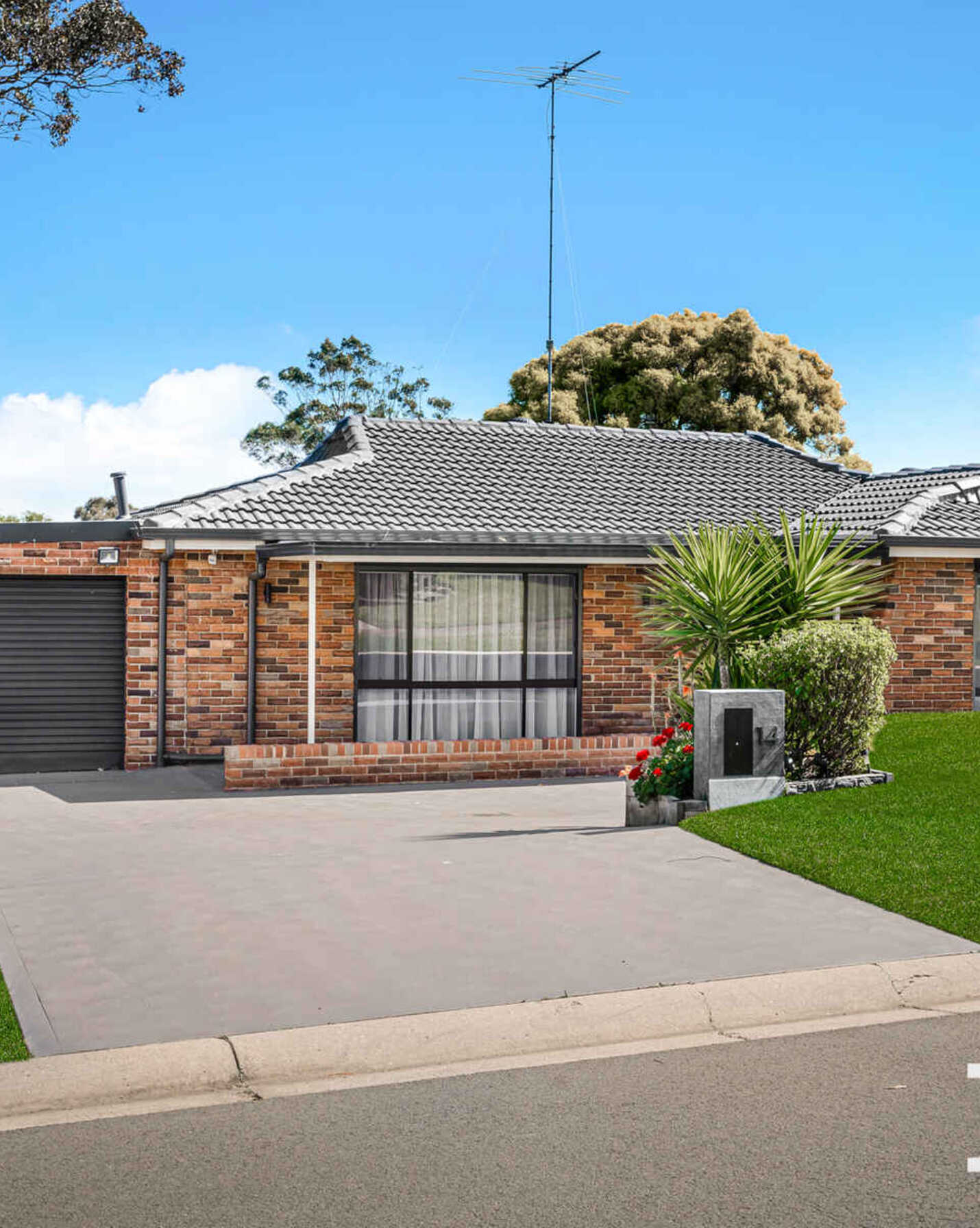 14 Pinto Place St Clair, Clair - Image 1