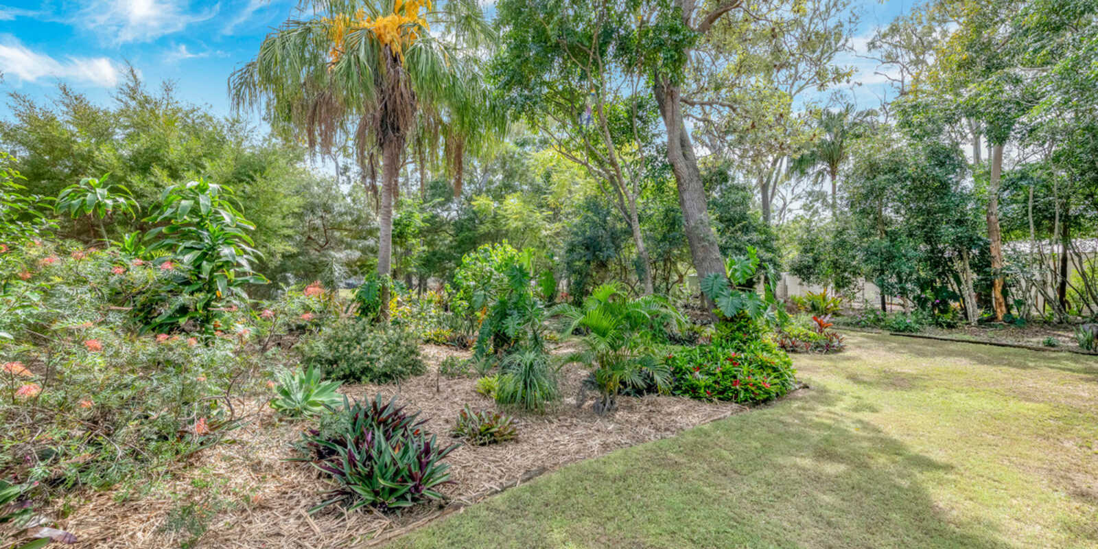 296 Sylvan Drive Moore Park Beach 296 Sylvan Drive Moore Park Beach