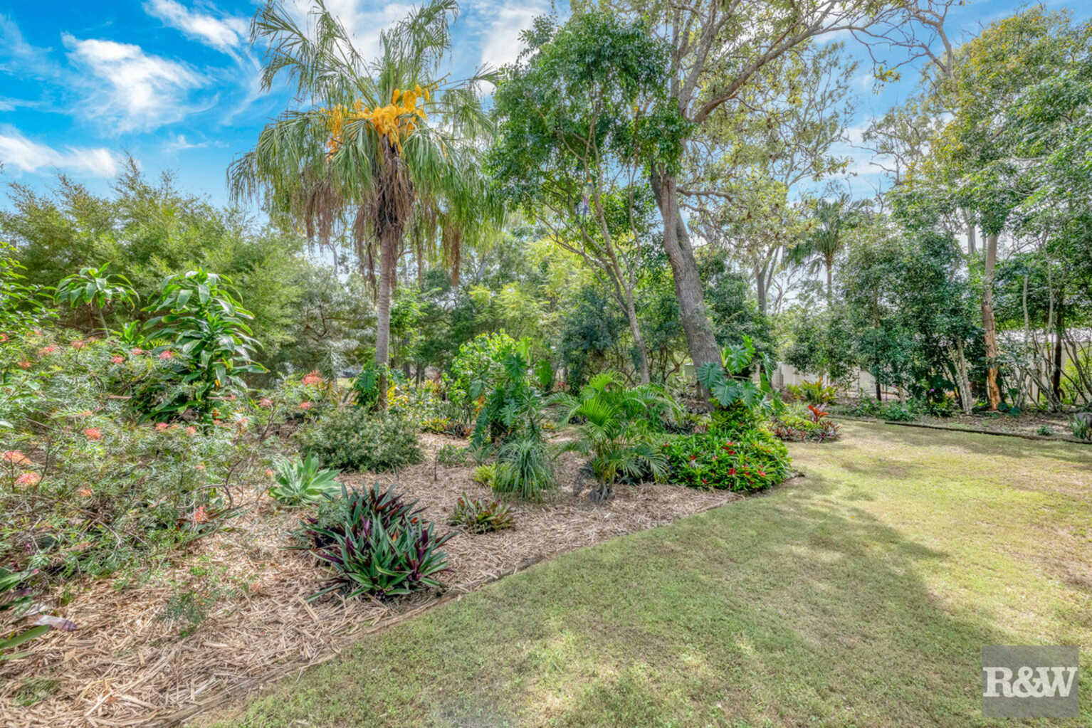 296 Sylvan Drive Moore Park Beach 296 Sylvan Drive Moore Park Beach