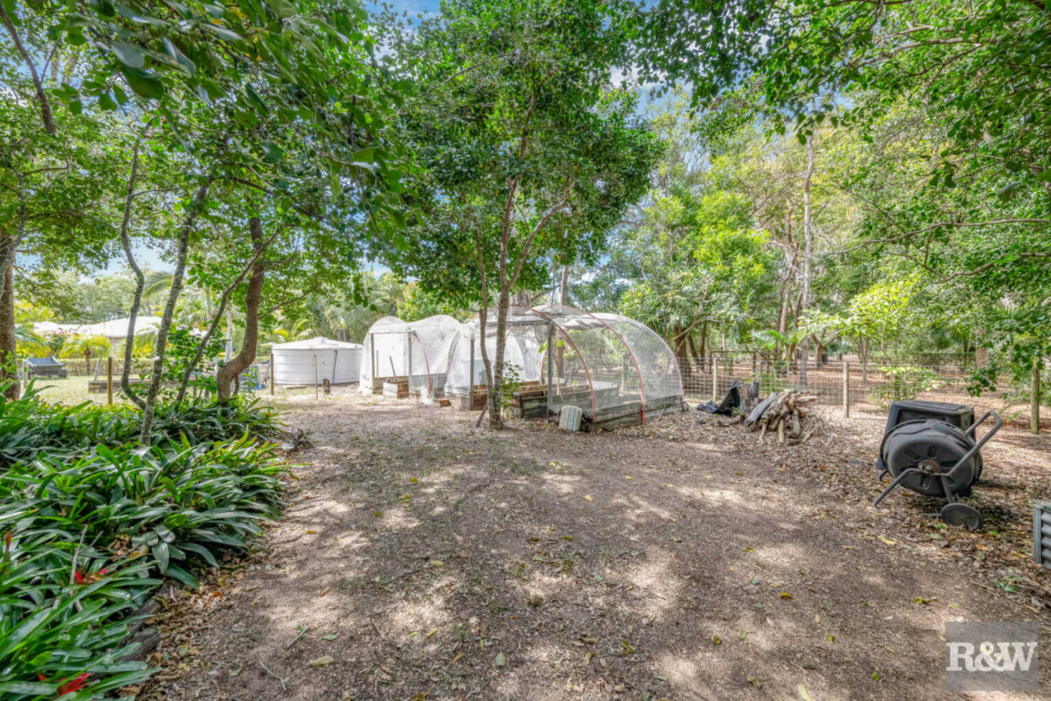 296 Sylvan Drive Moore Park Beach 296 Sylvan Drive Moore Park Beach