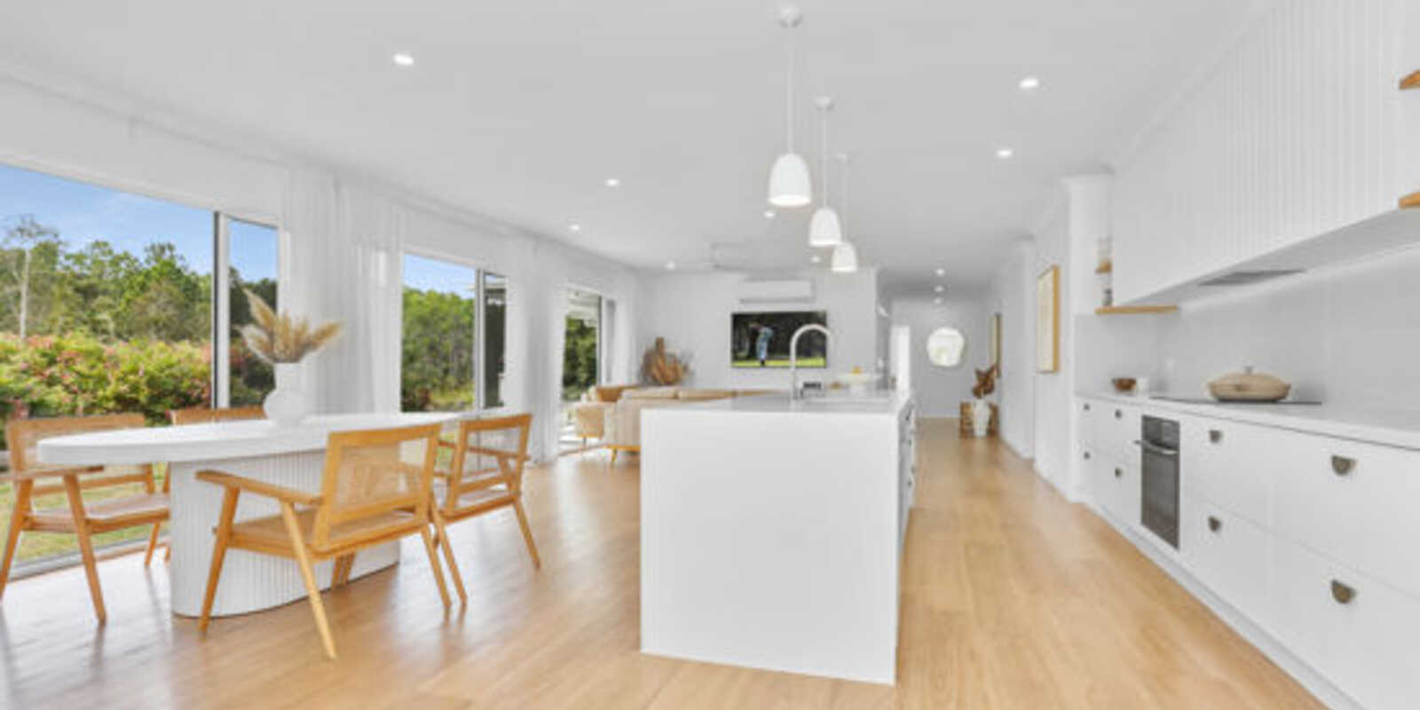 211 Freshwater Drive Banksia Beach 211 Freshwater Drive Banksia Beach