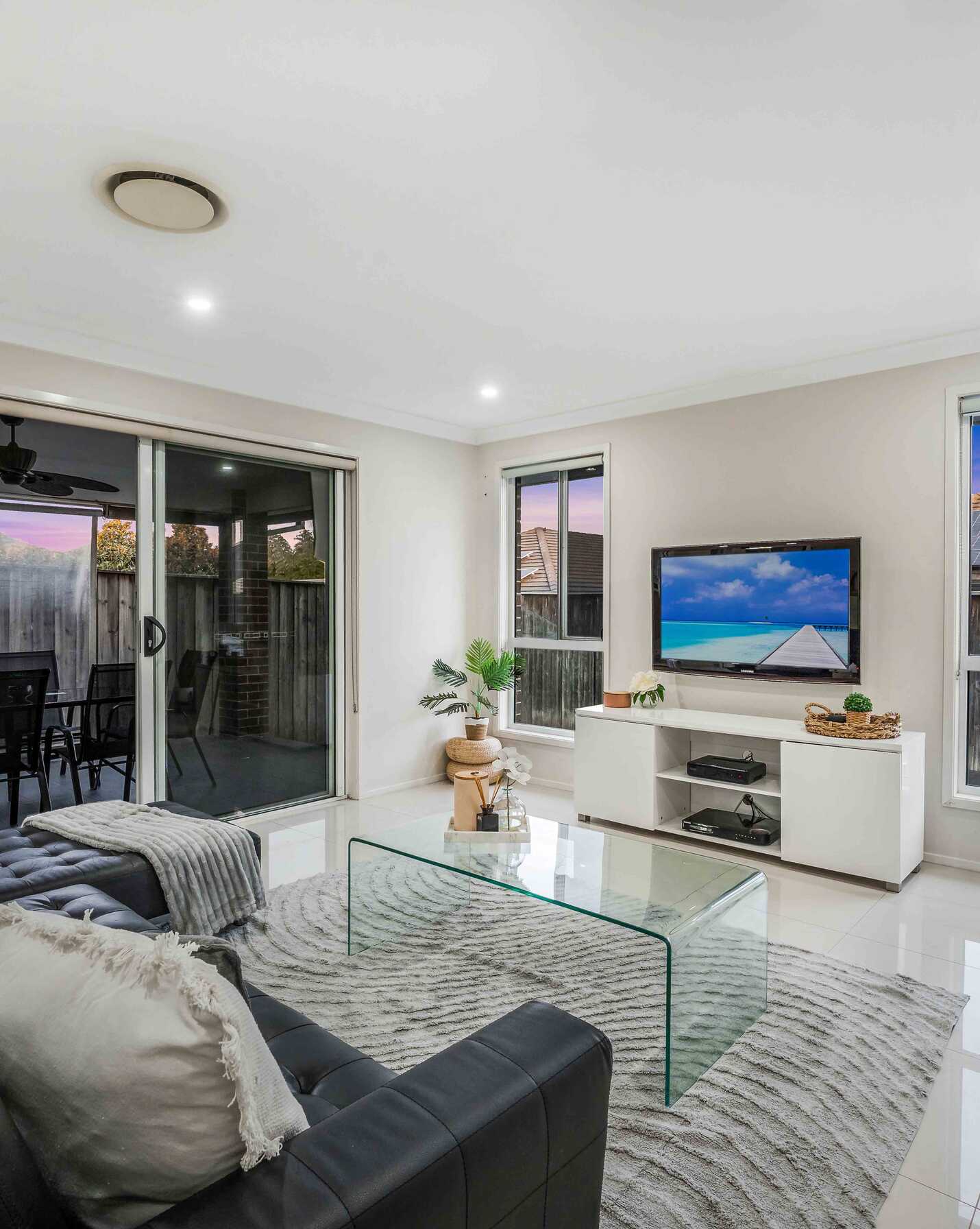 166 Rosedale Circuit Carnes Hill, Hill - Thumbnail 3