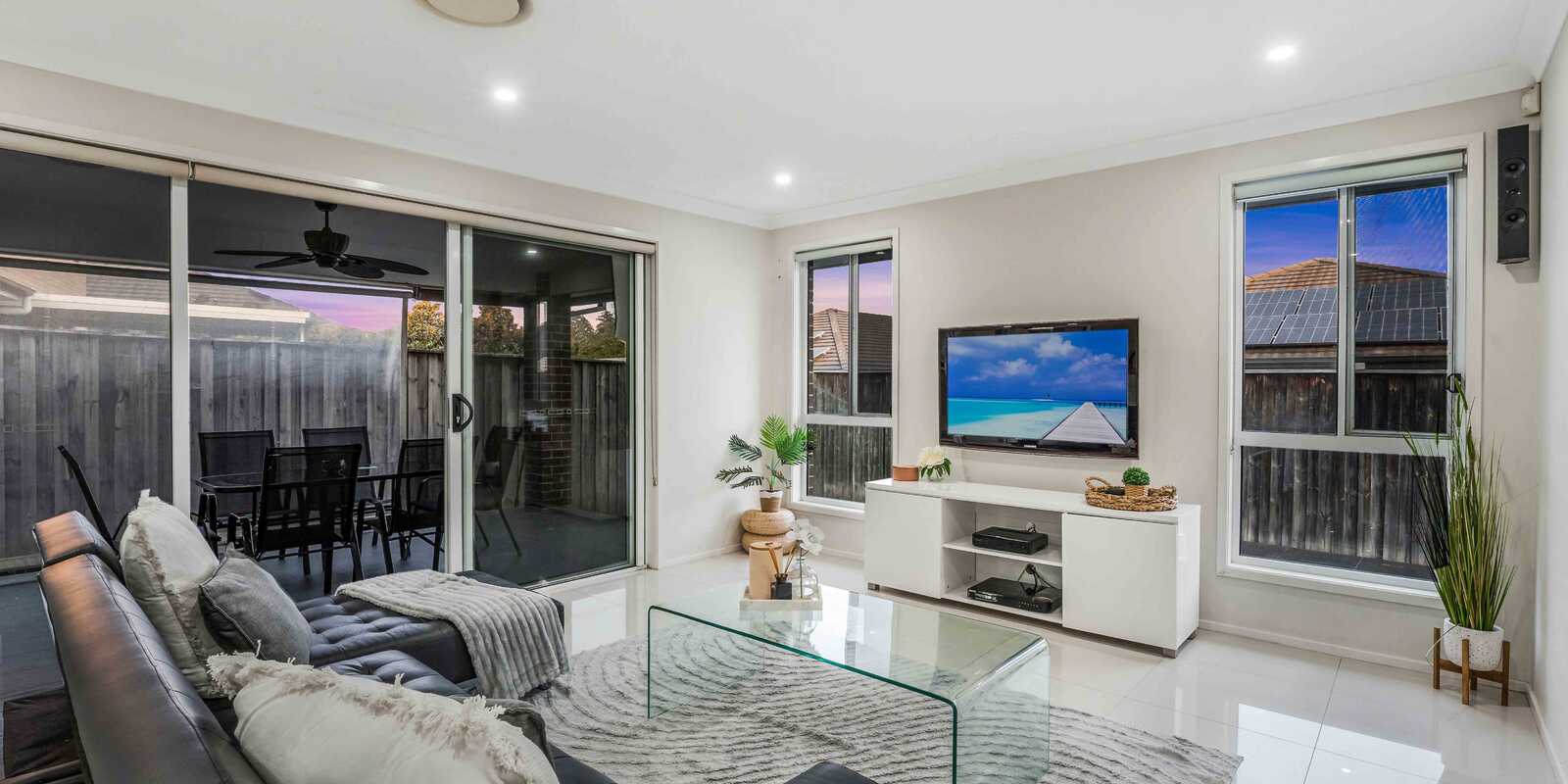 166 Rosedale Circuit Carnes Hill 166 Rosedale Circuit Carnes Hill