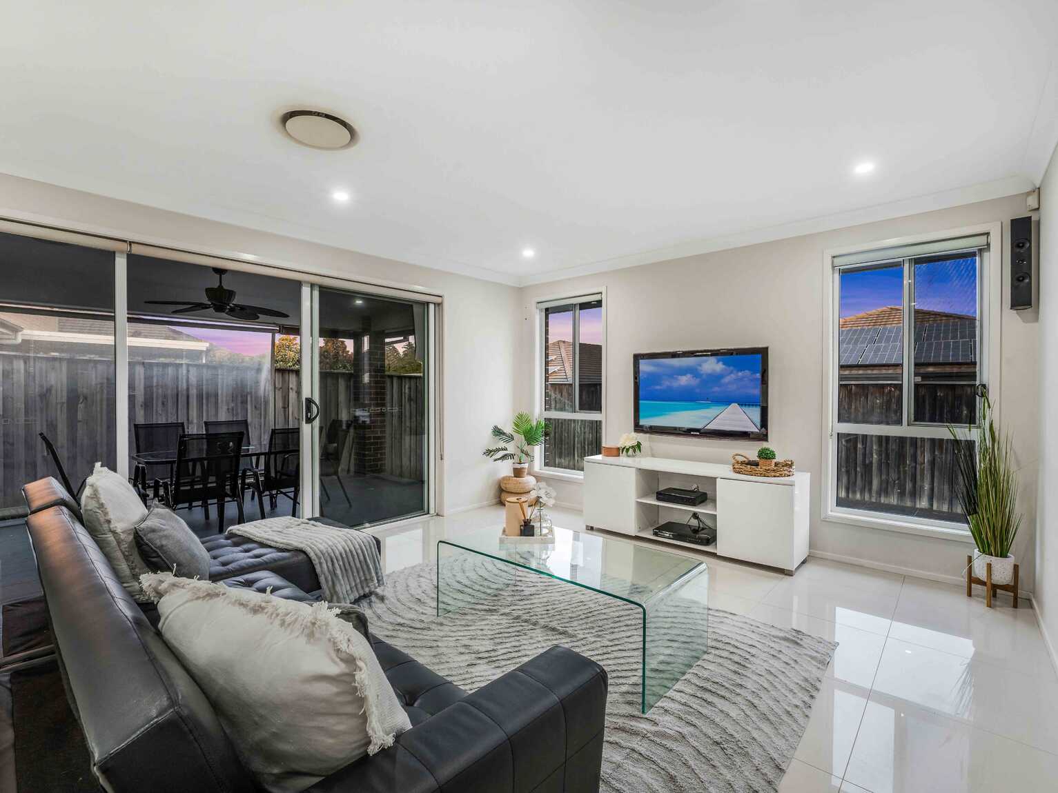 166 Rosedale Circuit Carnes Hill 166 Rosedale Circuit Carnes Hill