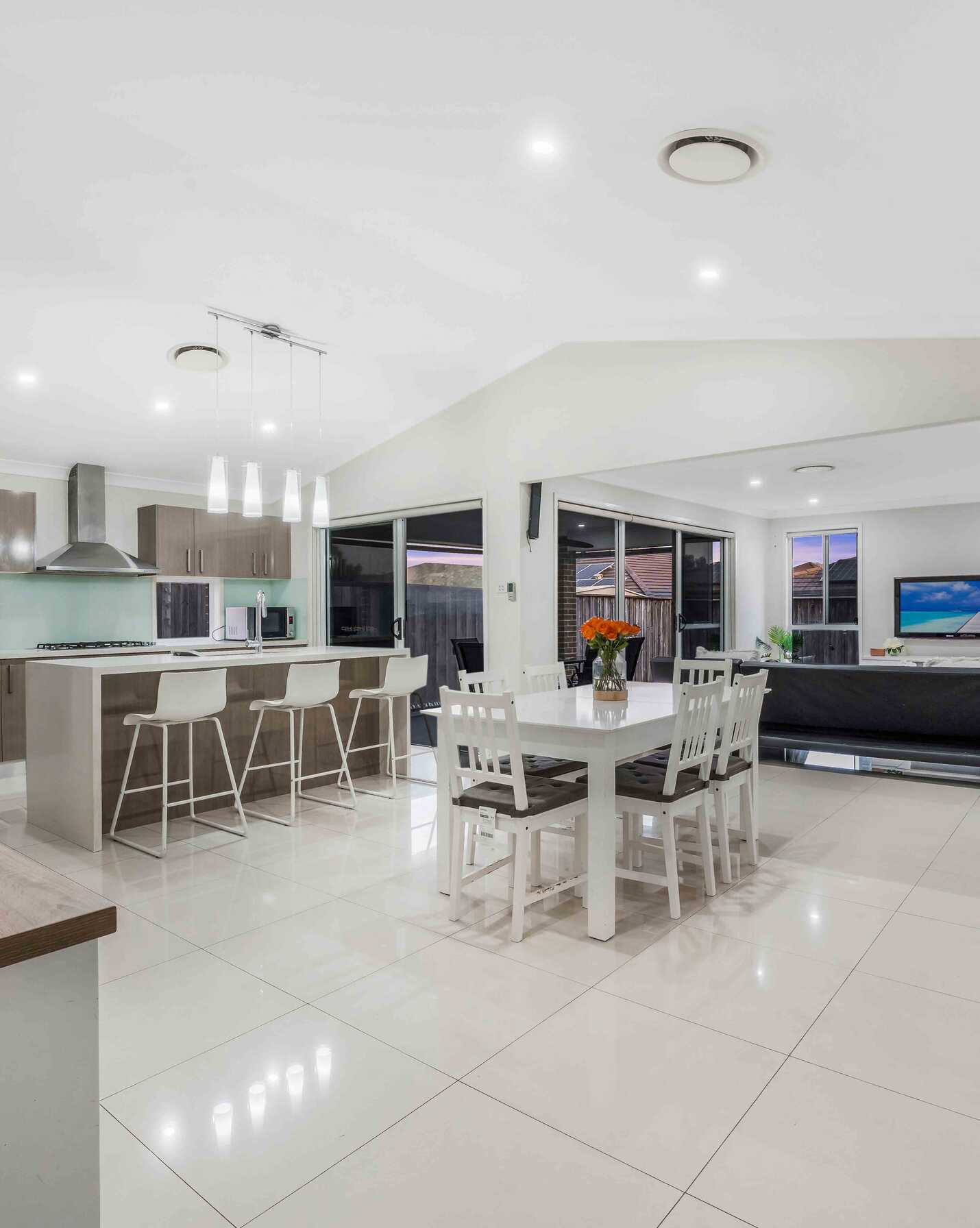 166 Rosedale Circuit Carnes Hill, Hill - Thumbnail 4