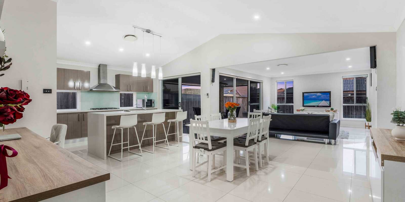 166 Rosedale Circuit Carnes Hill 166 Rosedale Circuit Carnes Hill