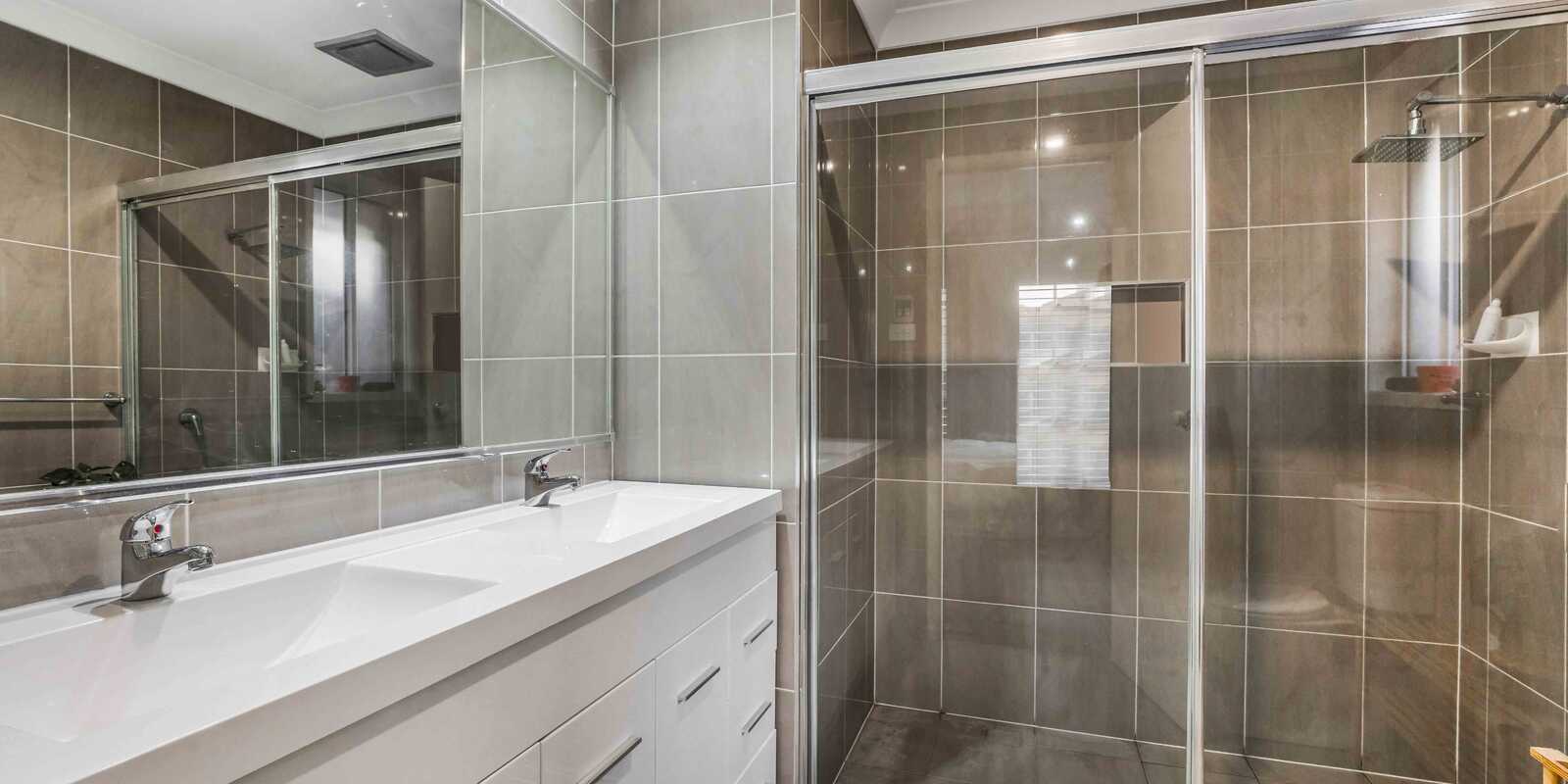 166 Rosedale Circuit Carnes Hill 166 Rosedale Circuit Carnes Hill