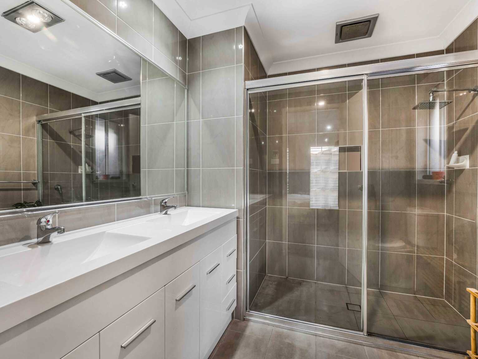 166 Rosedale Circuit Carnes Hill 166 Rosedale Circuit Carnes Hill