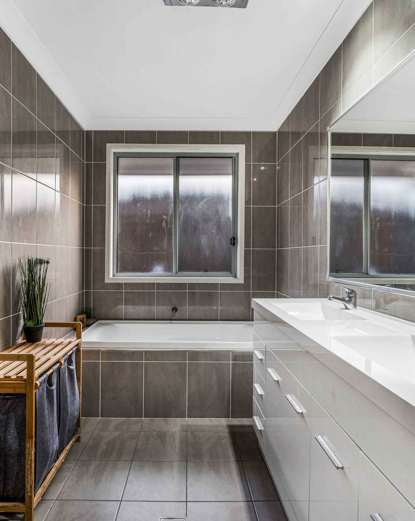 166 Rosedale Circuit Carnes Hill, Hill - Thumbnail 8