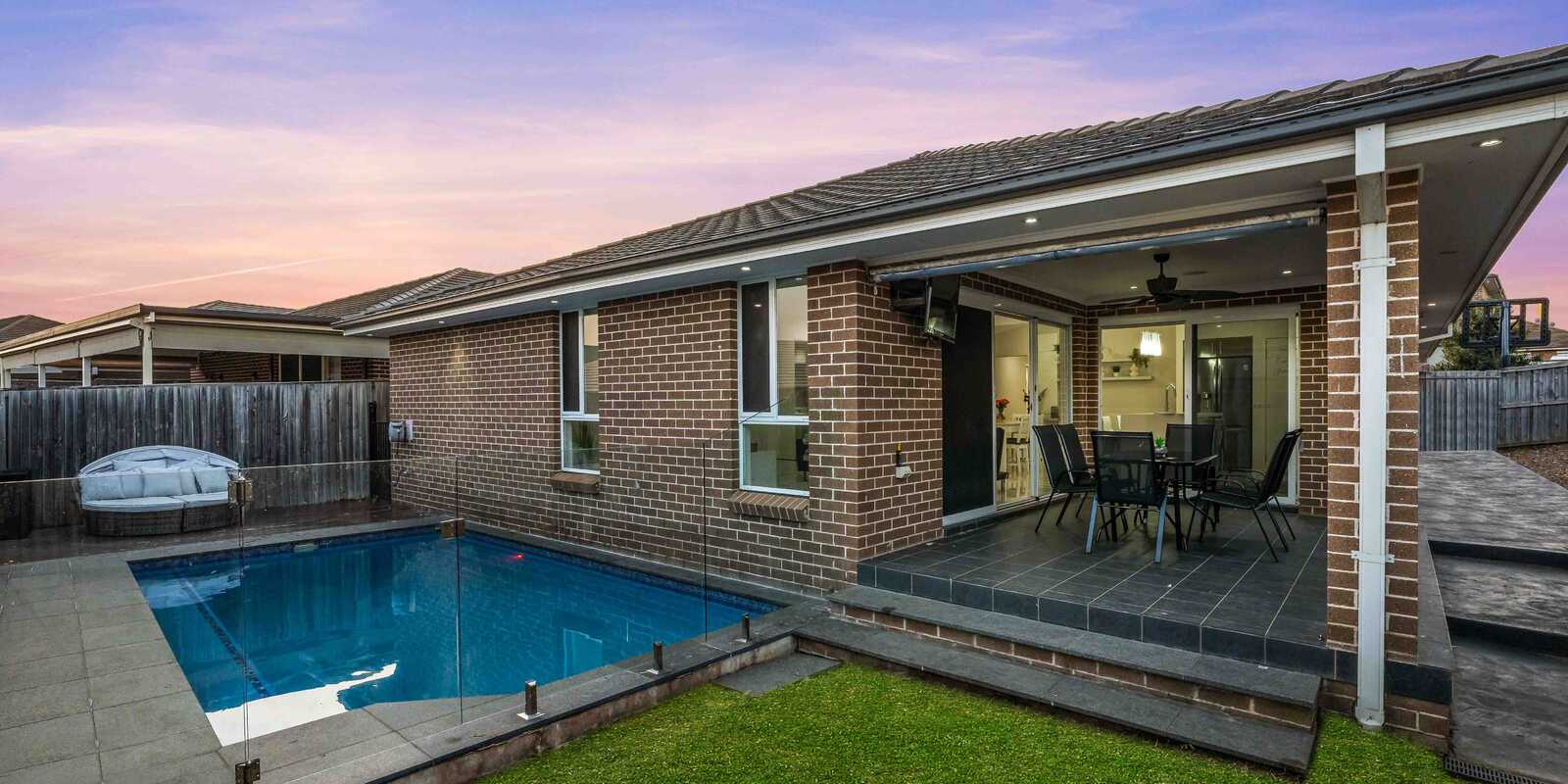 166 Rosedale Circuit Carnes Hill 166 Rosedale Circuit Carnes Hill