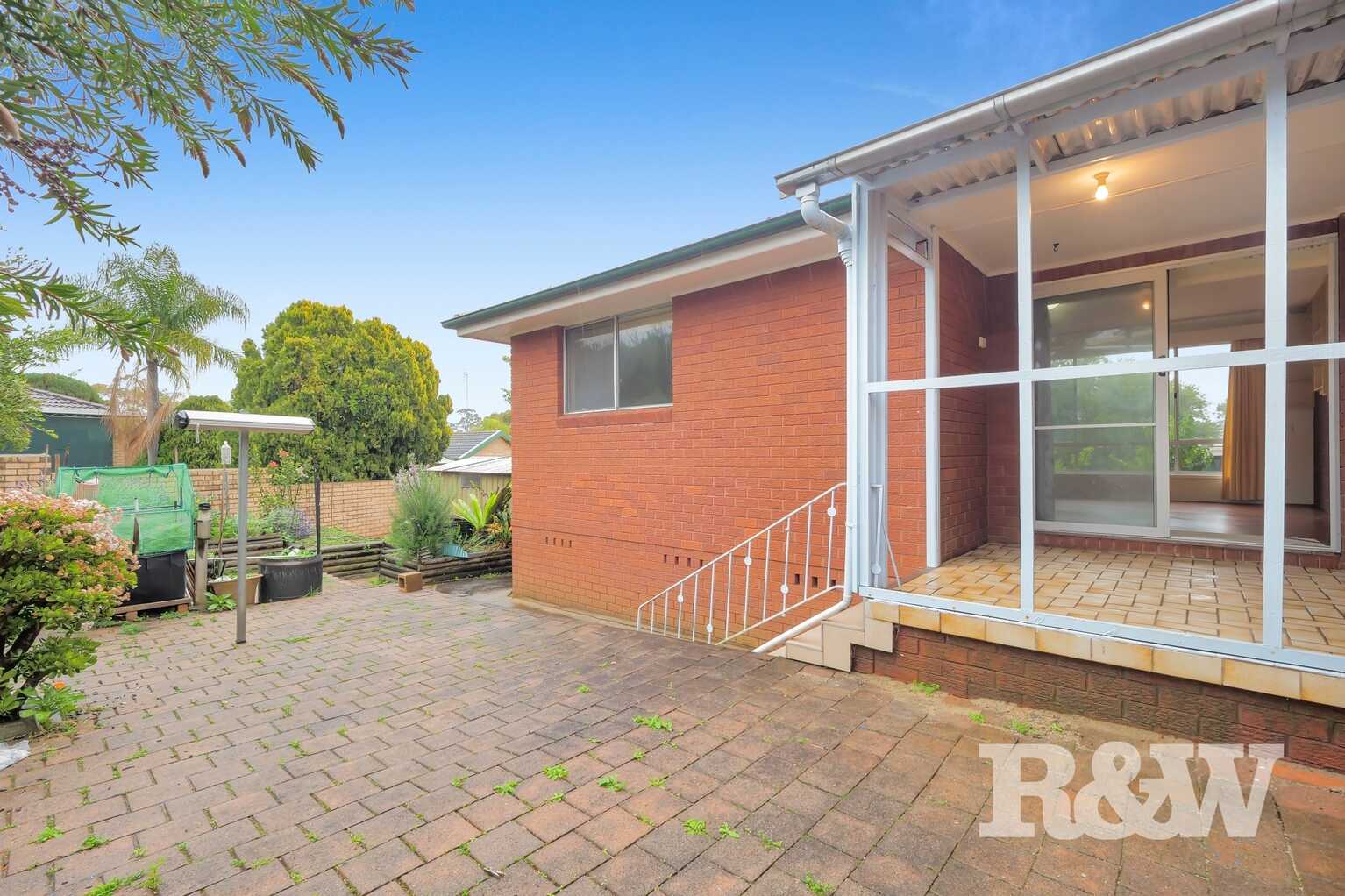 5 Wandarra Crescent Bradbury 5 Wandarra Crescent Bradbury