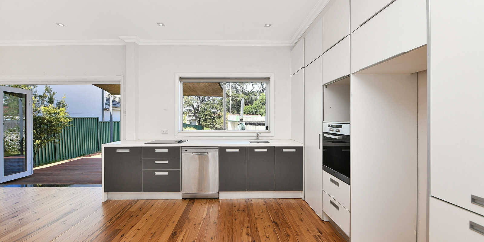 56 MacIntosh Street Mascot 56 MacIntosh Street Mascot