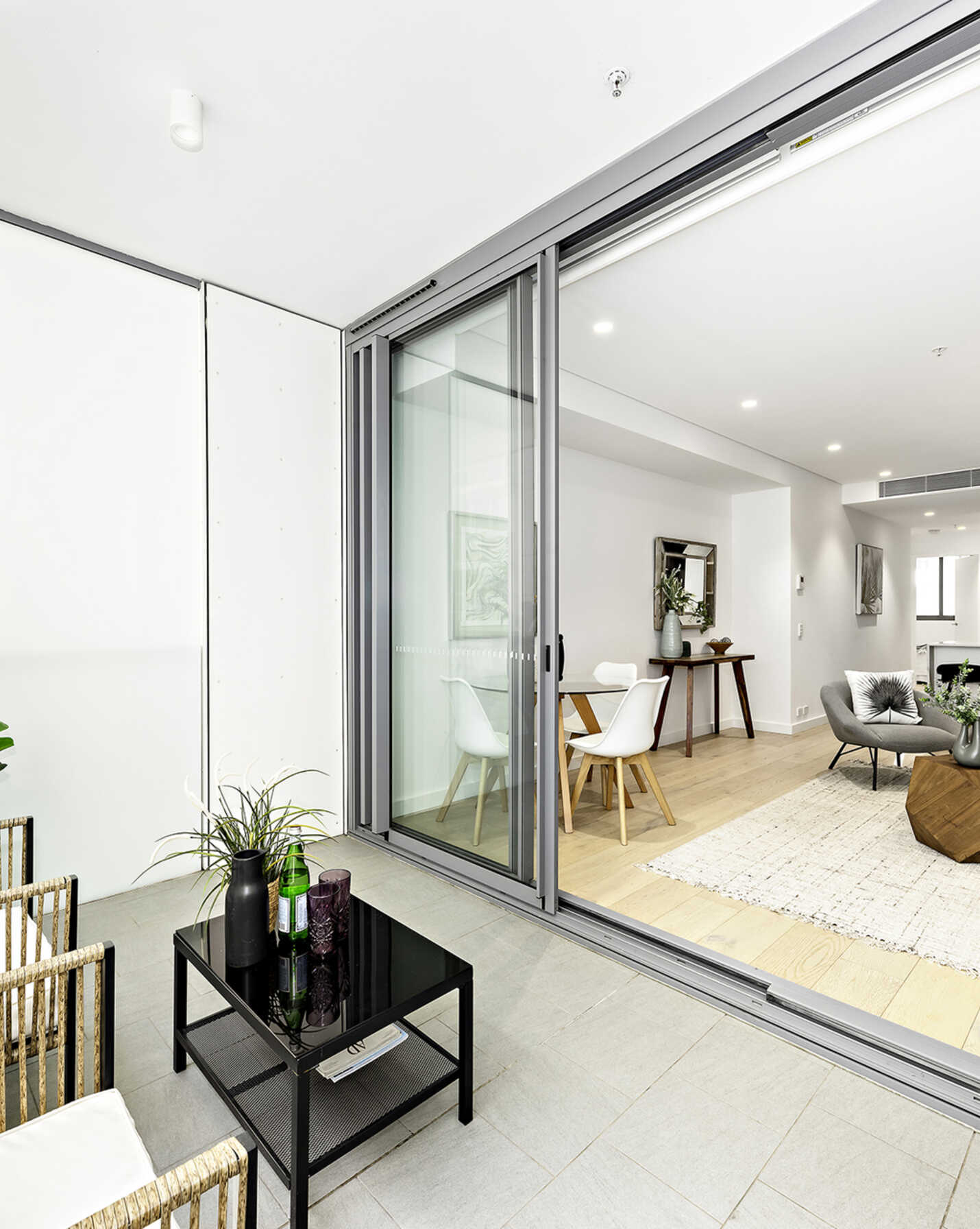 1207/221 Miller Street North Sydney, Sydney - Thumbnail 3