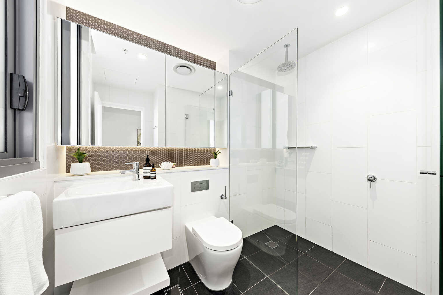 1207/221 Miller Street North Sydney 1207/221 Miller Street North Sydney
