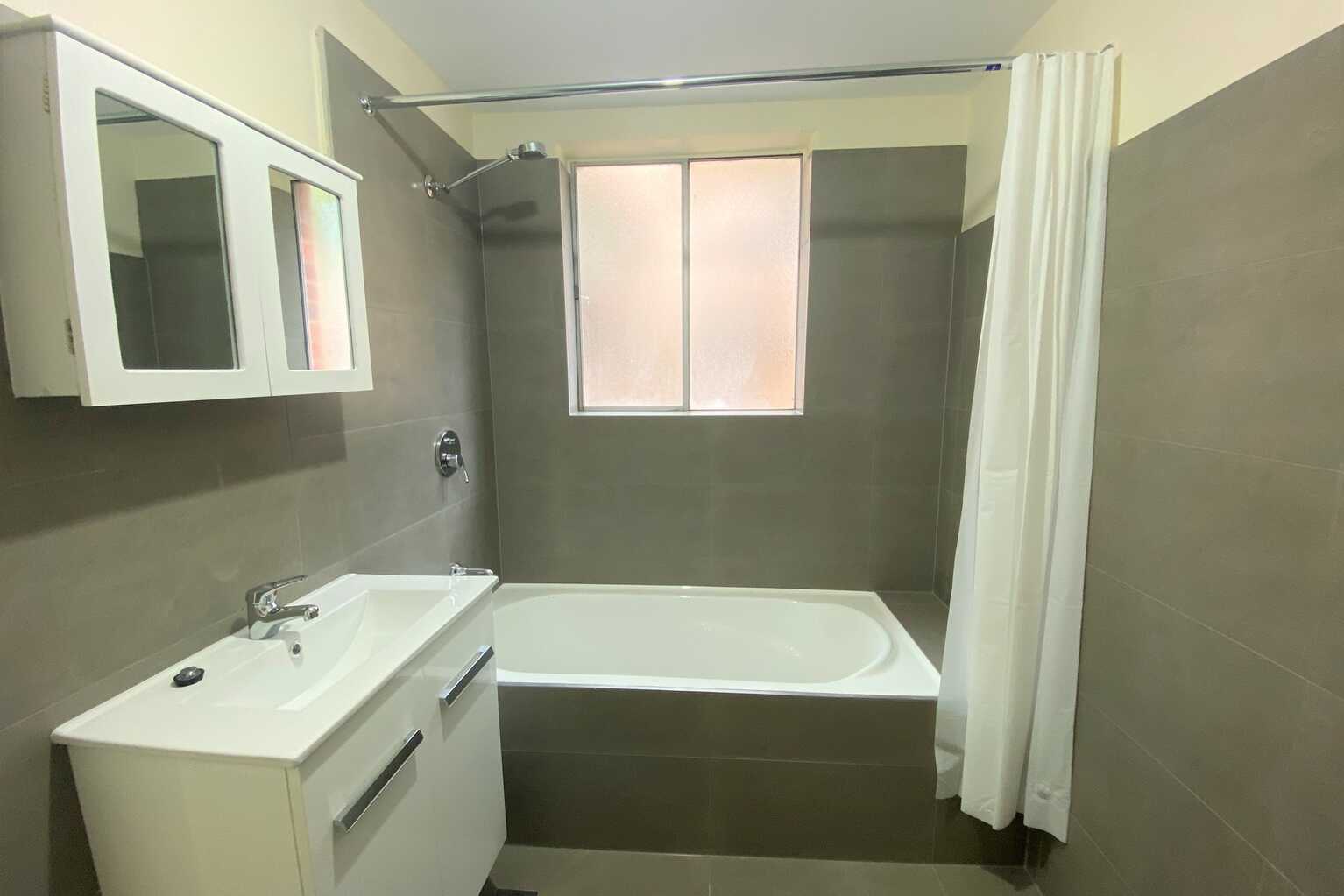 2/65 Duke Street Campsie
