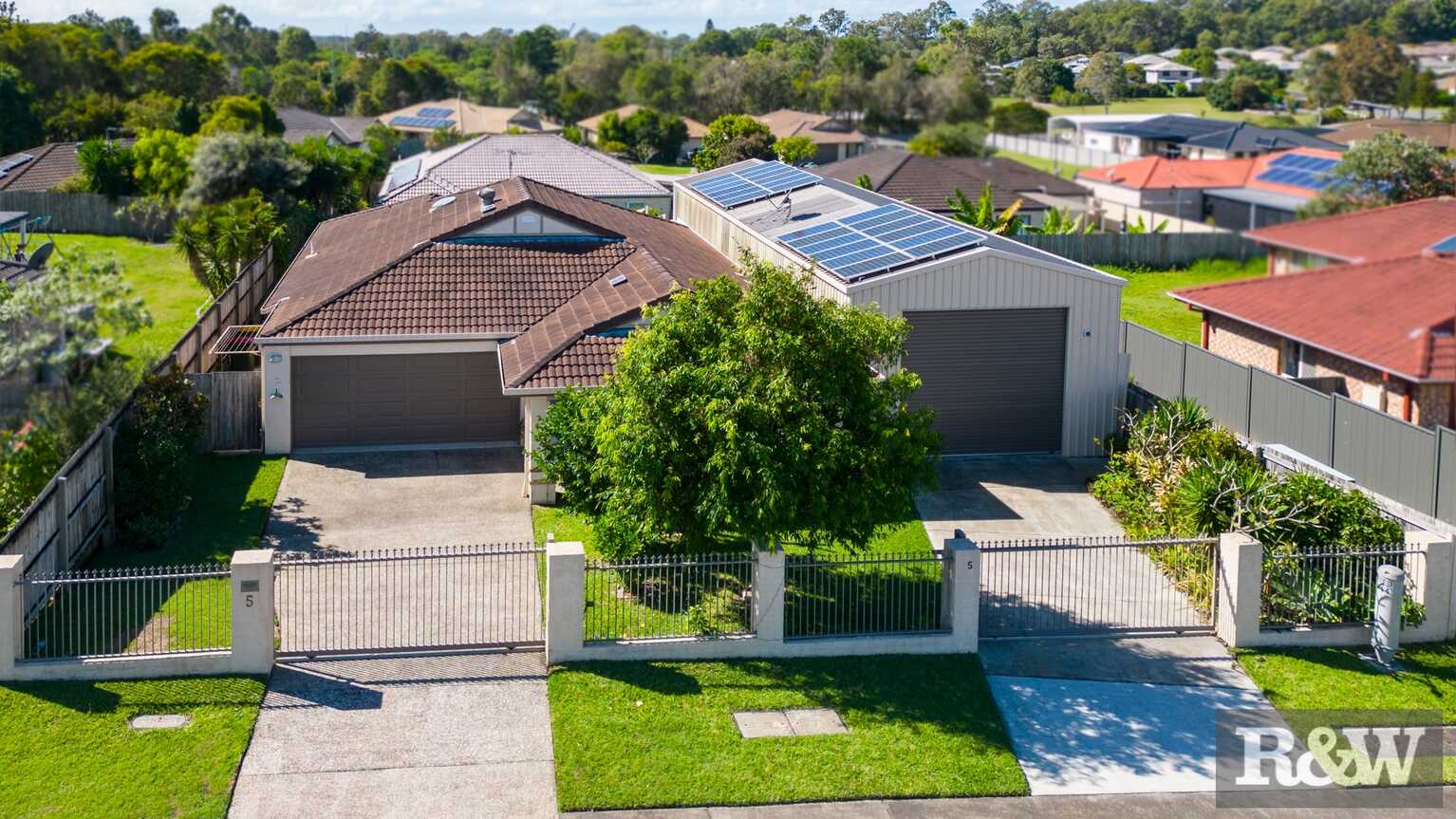 5 Coach Road West Morayfield 5 Coach Road West Morayfield