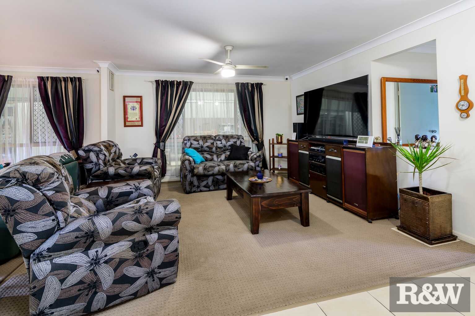 5 Coach Road West Morayfield 5 Coach Road West Morayfield