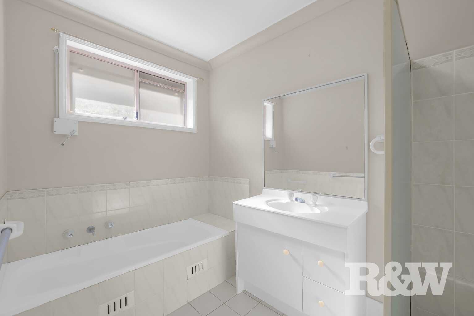 9/4 Westmoreland Road Minto 9/4 Westmoreland Road Minto