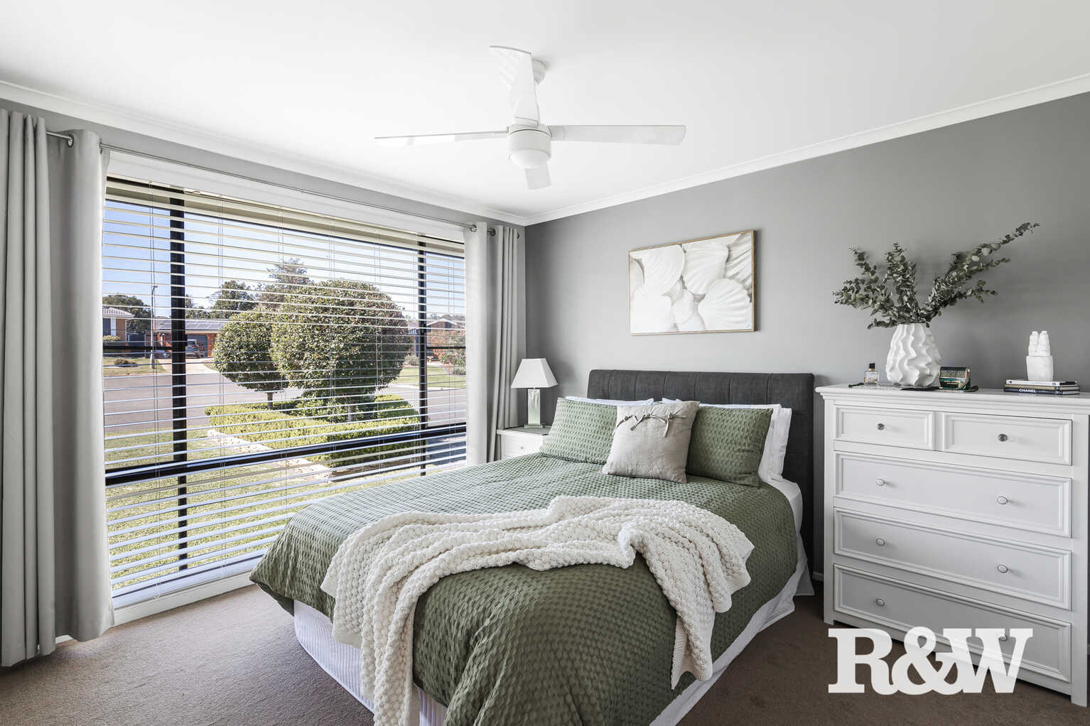 2 Tumut Place St Clair 2 Tumut Place St Clair