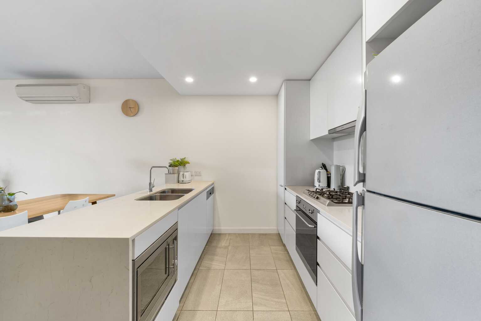 4202/50 Pemberton Street Botany