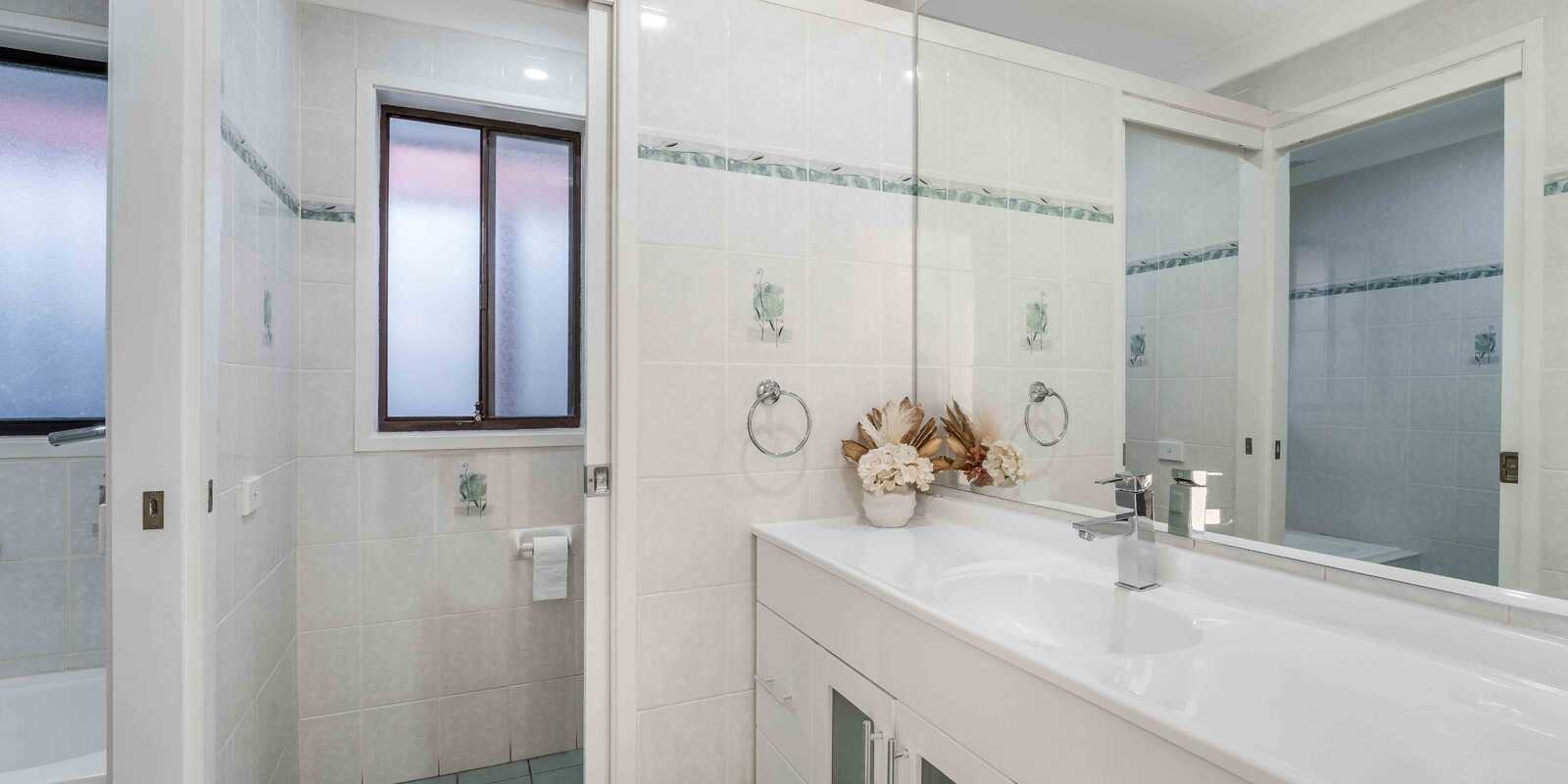 36 Rundle Road Green Valley 36 Rundle Road Green Valley
