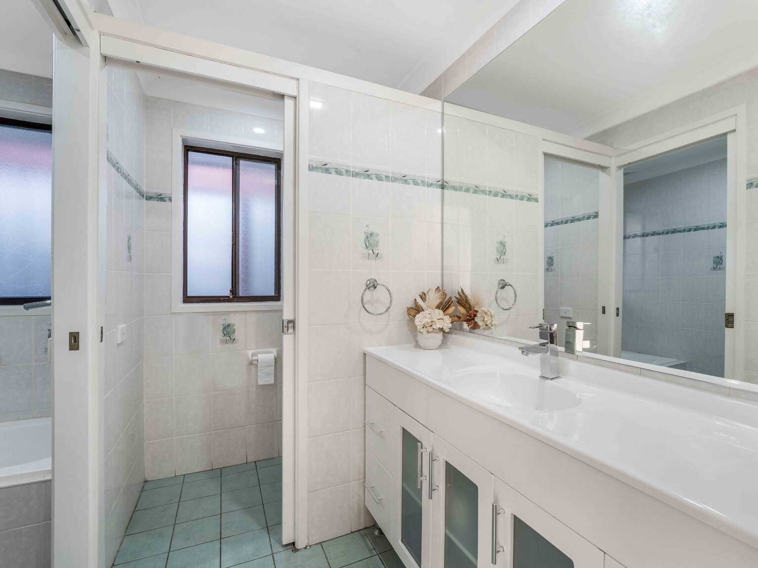 36 Rundle Road Green Valley 36 Rundle Road Green Valley