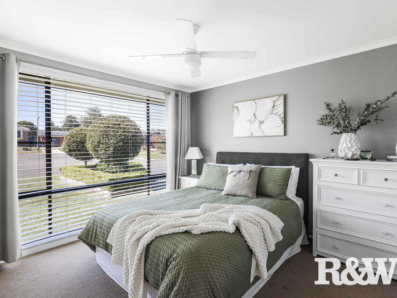 2 Tumut Place St Clair