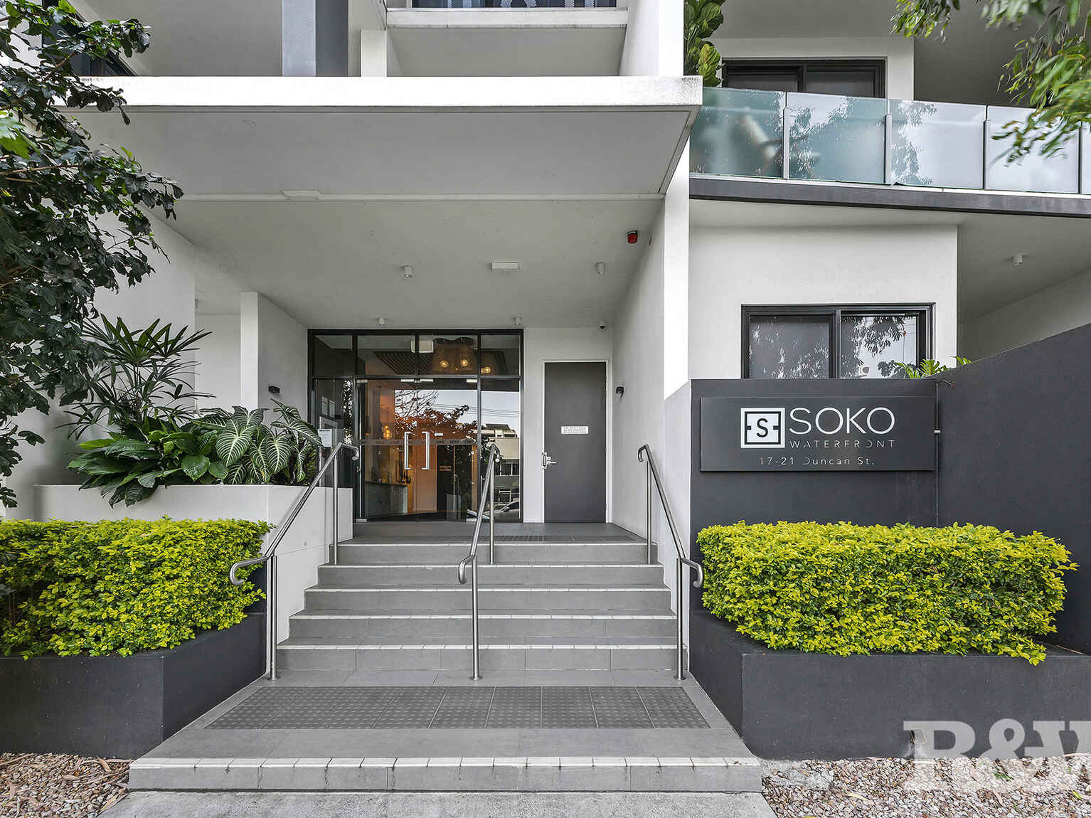 220/17-21 Duncan Street West End