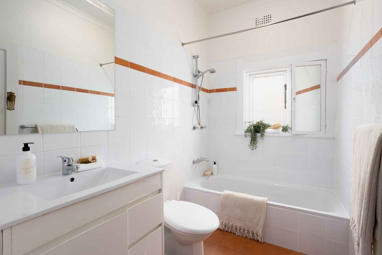 2/33 Oakley Road North Bondi 2/33 Oakley Road North Bondi
