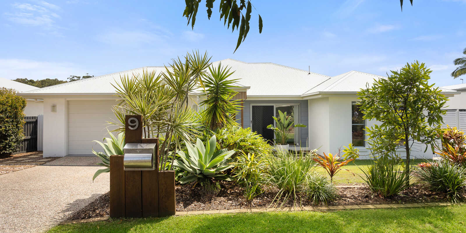9 Feathertail Place Peregian Springs 9 Feathertail Place Peregian Springs