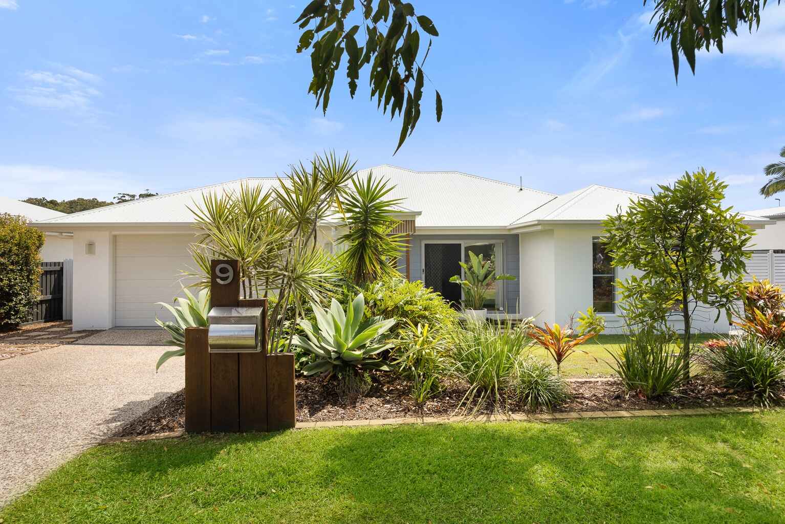 9 Feathertail Place Peregian Springs 9 Feathertail Place Peregian Springs