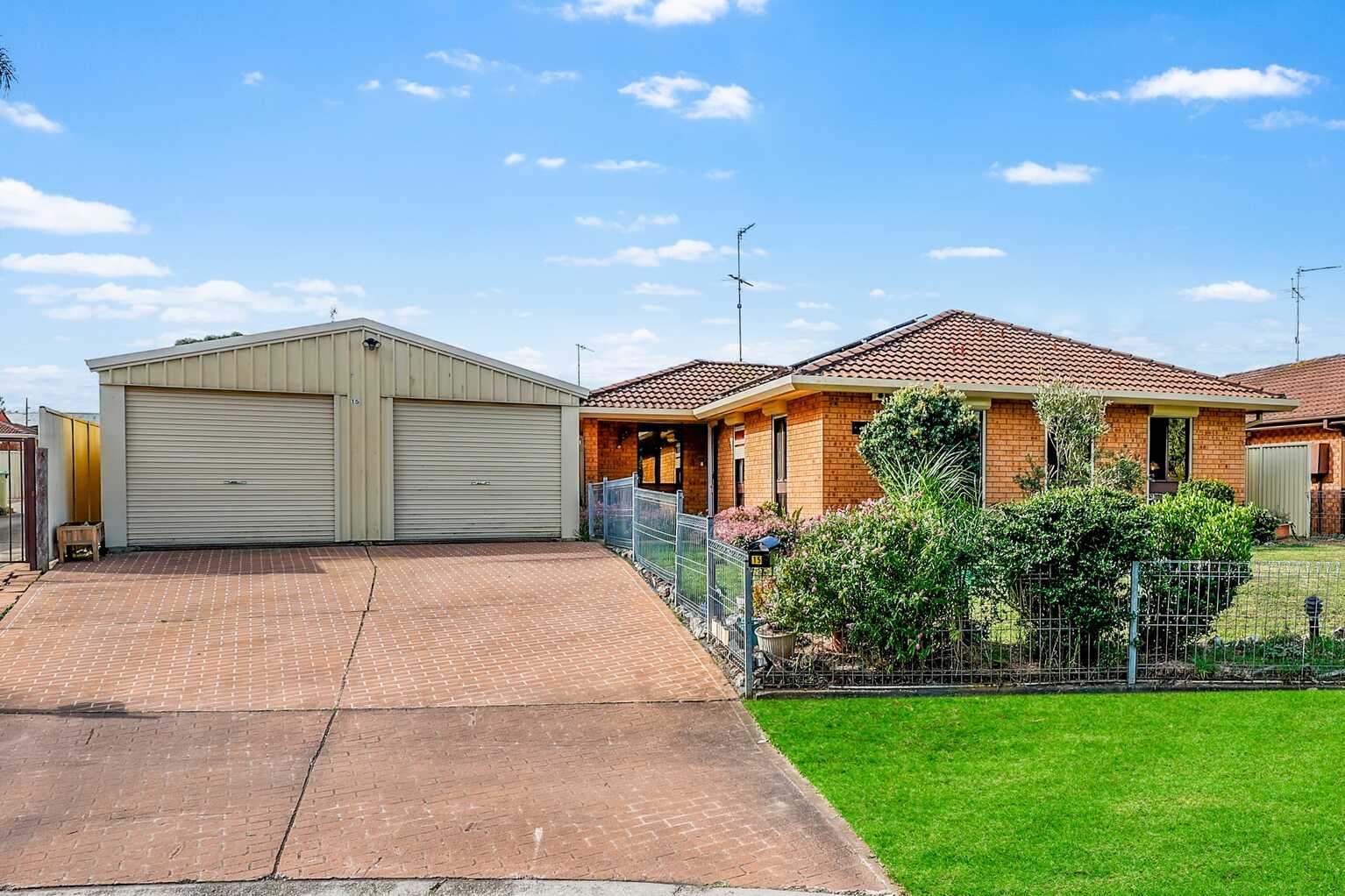 15 Dibbler Place St Helens Park