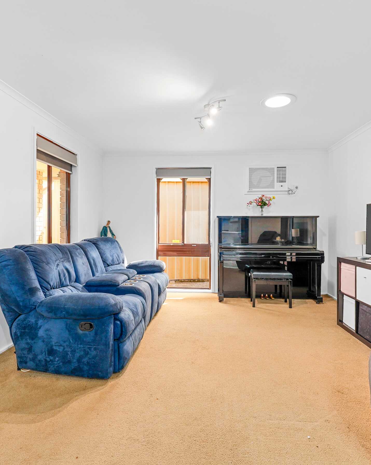 15 Dibbler Place St Helens Park, Park - Thumbnail 2