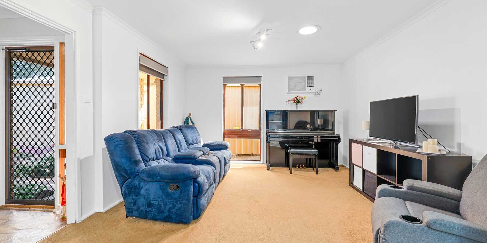15 Dibbler Place St Helens Park