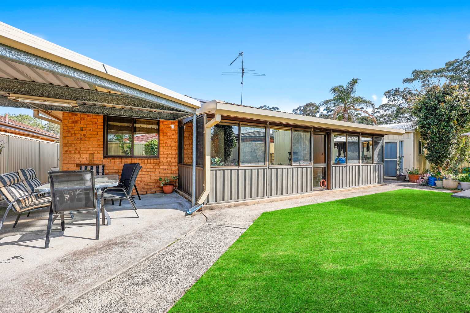 15 Dibbler Place St Helens Park